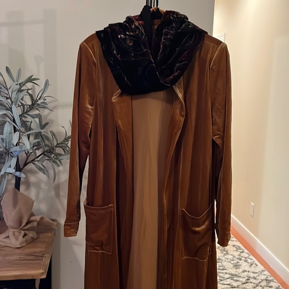 NWOT GORGEOUS VELOUR L/XL WOMENS DUSTER THE JEWEL-COLOR IS COPPER,QUALITY PIECE! - Picture 5 of 6